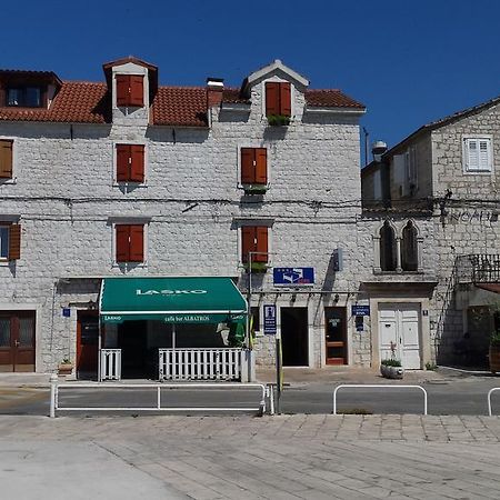 Apartments Riva Trogir Extérieur photo