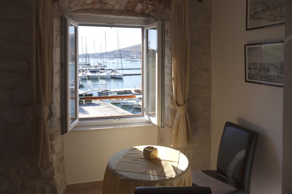 Apartments Riva Trogir Chambre photo