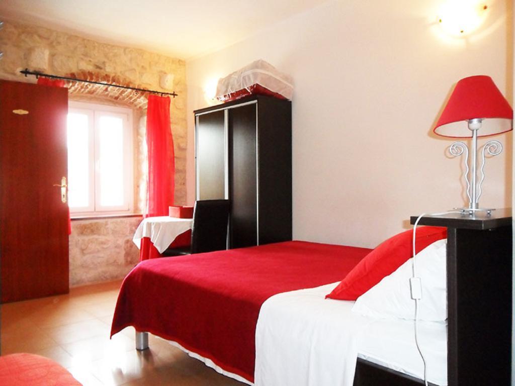 Apartments Riva Trogir Chambre photo