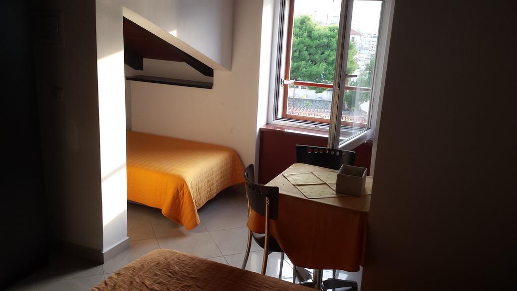 Apartments Riva Trogir Chambre photo